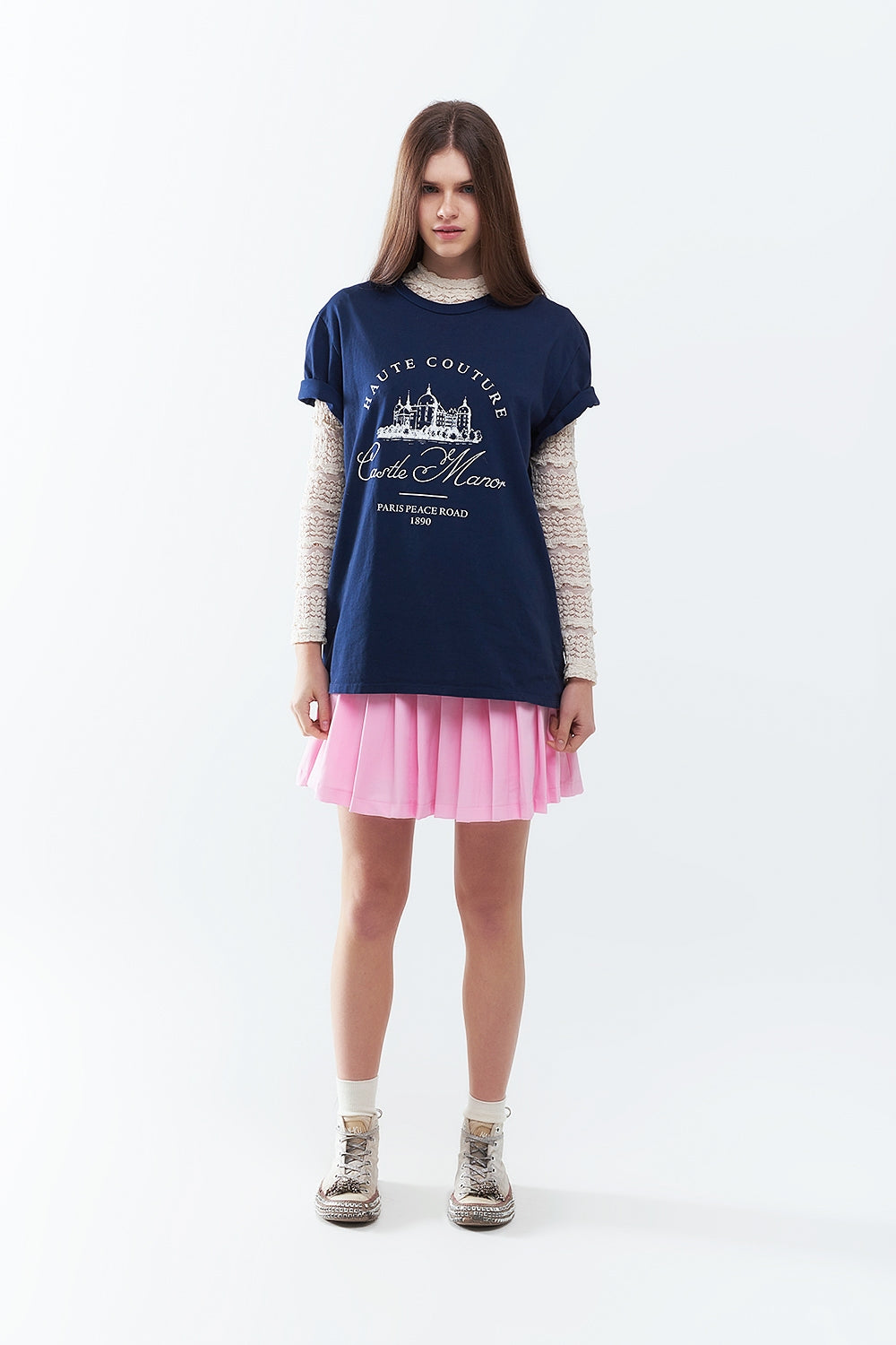 Camiseta azul con diseño de castillo