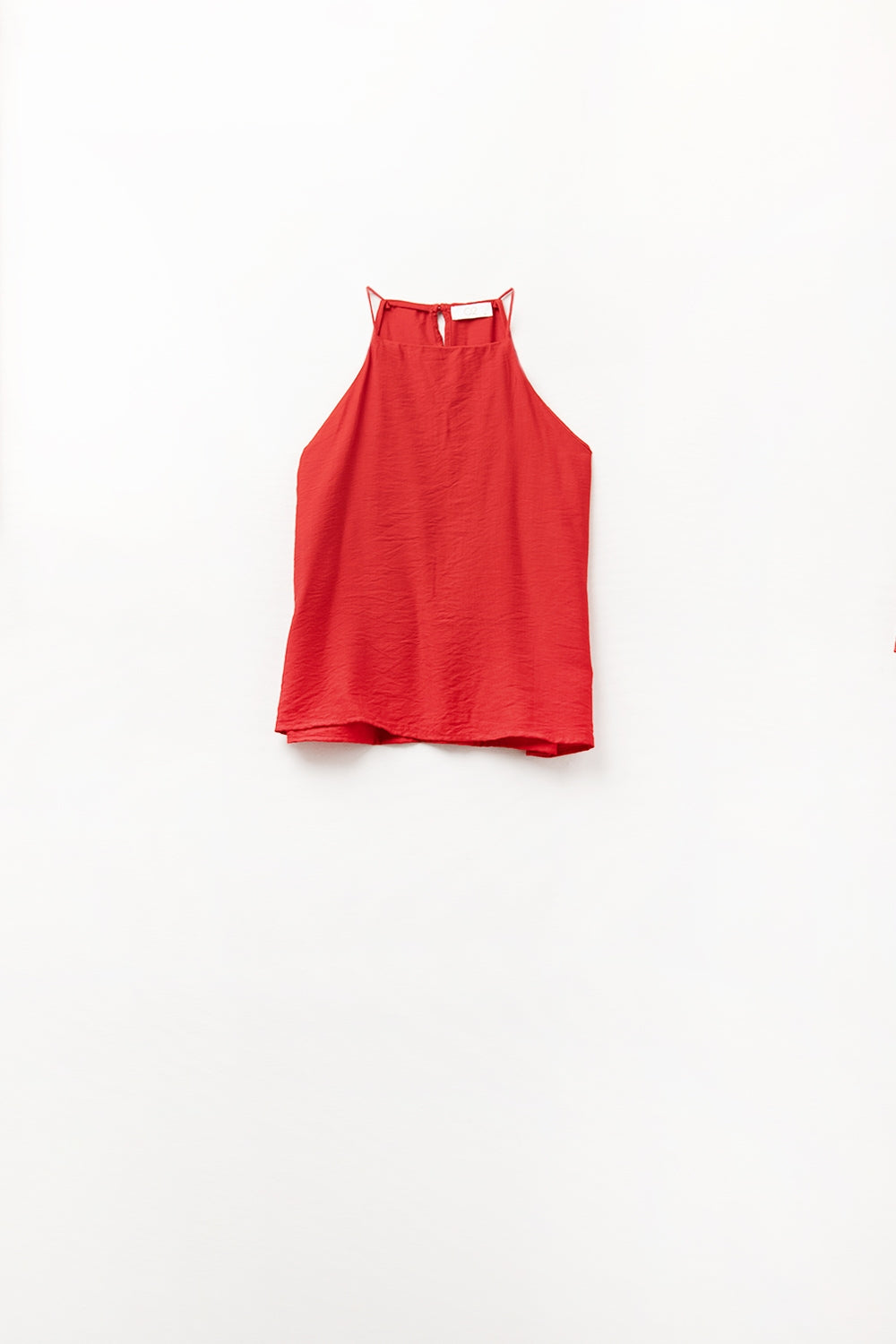Camiseta básica de verano con cuello halter en rojo cereza