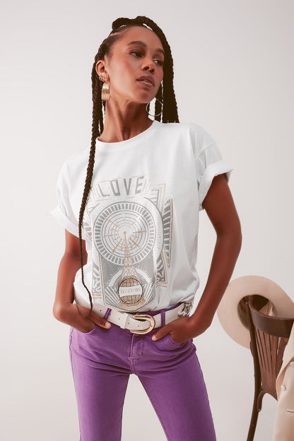 Camiseta blanca con logo vintage