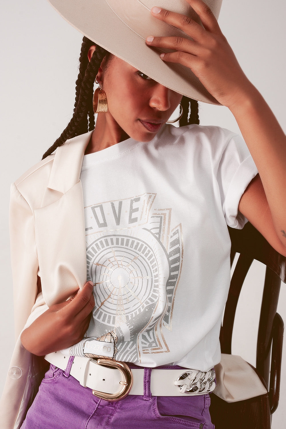Camiseta blanca con logo vintage