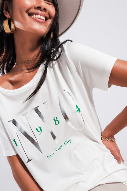 Camiseta blanca con texto New York City