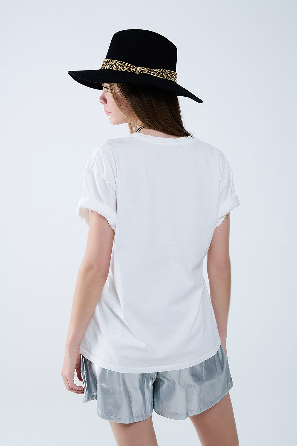camiseta blanca relajada con ciao en estampado de leopardo