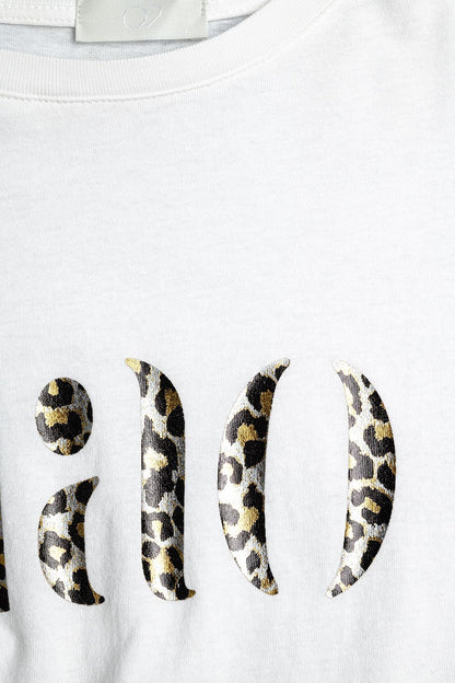 camiseta blanca relajada con ciao en estampado de leopardo