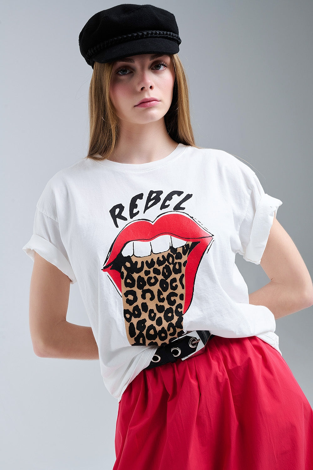 Camiseta blanca relajada con estampado gráfico Rebel y Lips