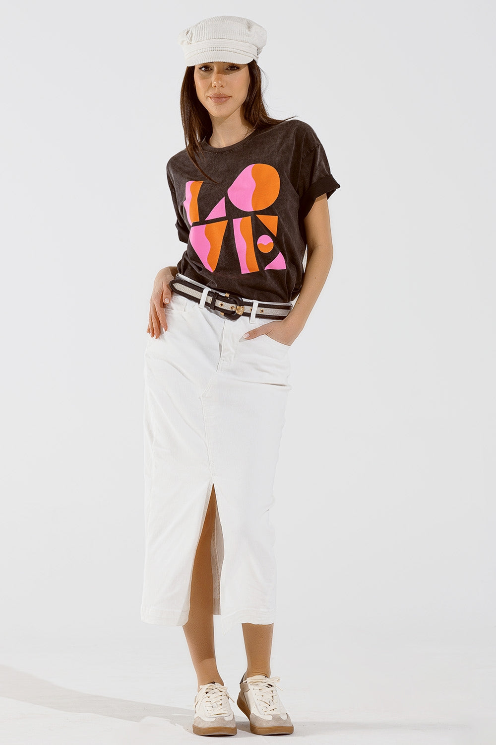 Camiseta con logotipo LOVE en negro lavado