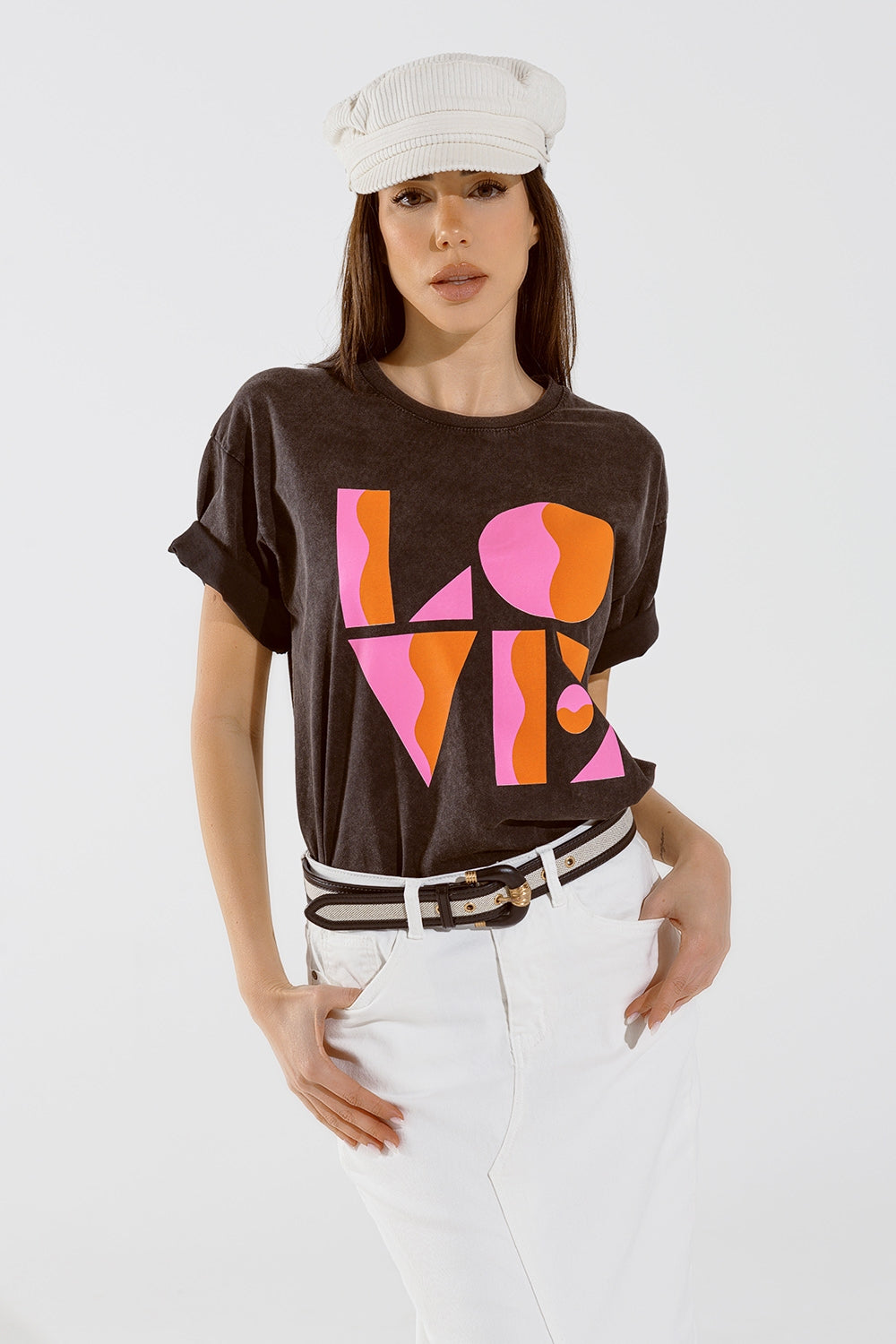 Camiseta con logotipo LOVE en negro lavado