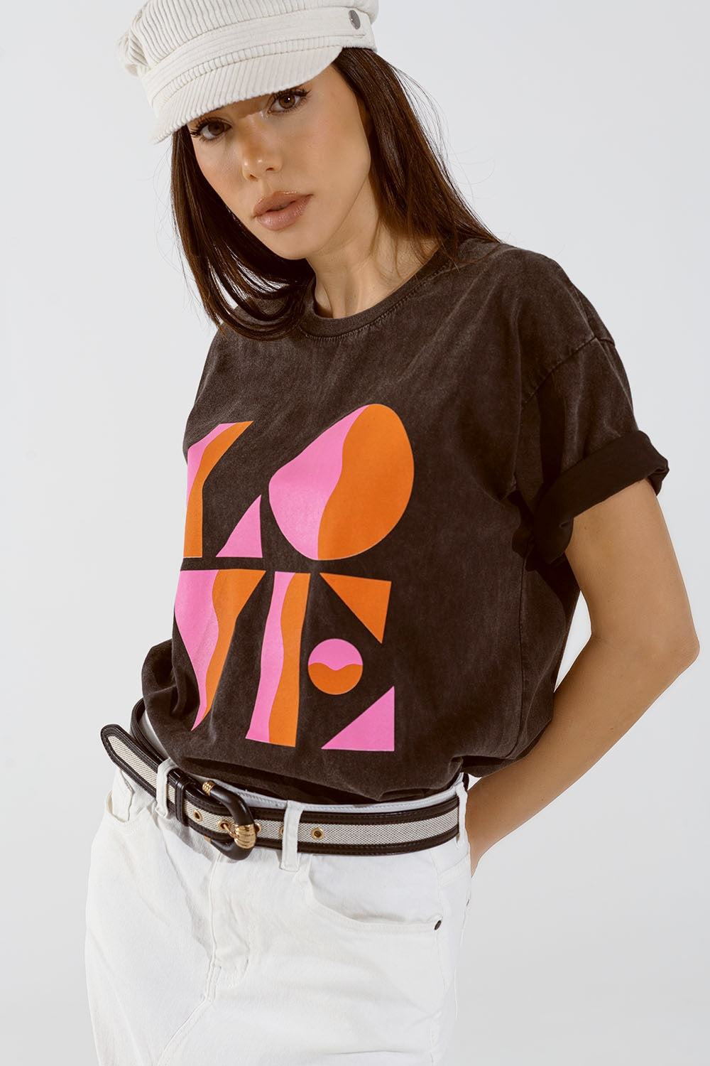 Camiseta con logotipo LOVE en negro lavado