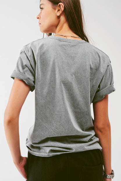 Camiseta con texto Bella en gris