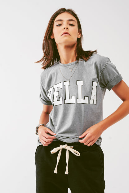 Camiseta con texto Bella en gris