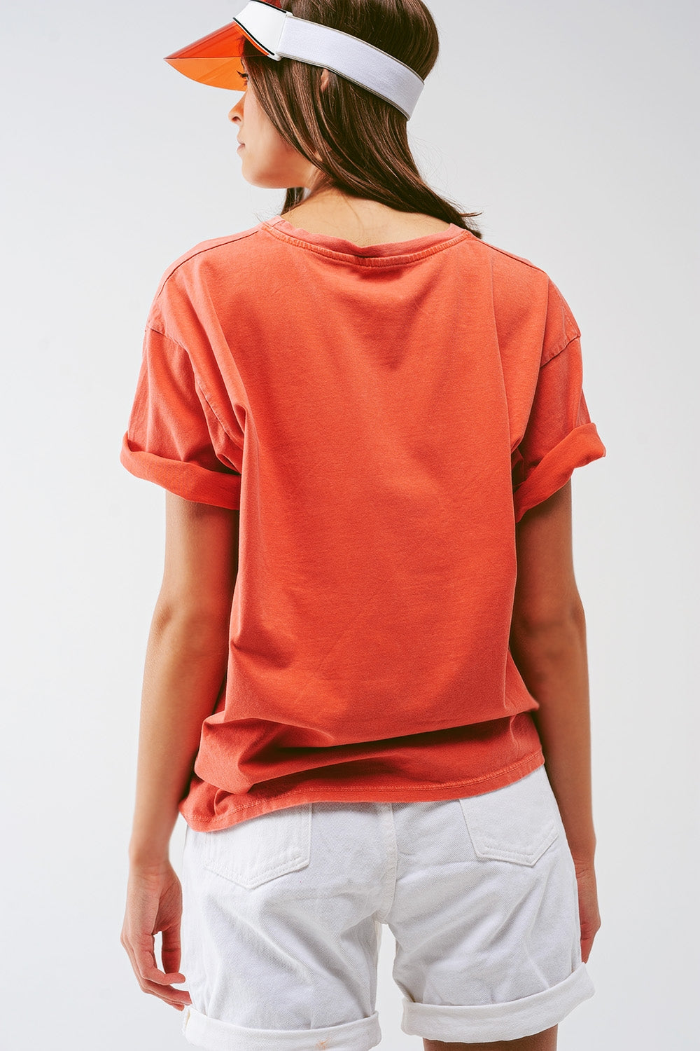 Camiseta con texto Bella en naranja