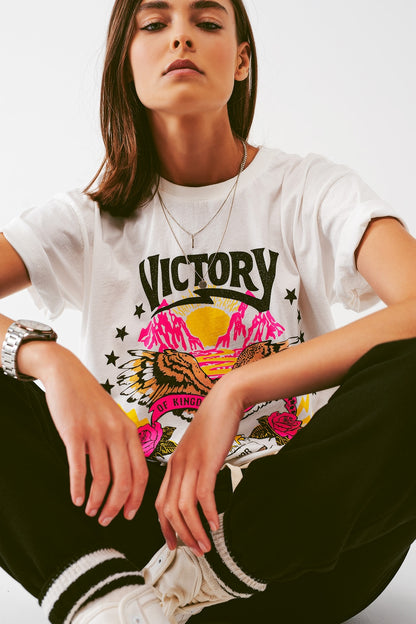 Camiseta con texto Victory en blanco