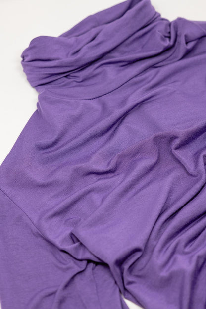 Camiseta de cuello alto y manga larga en tejido modal morado