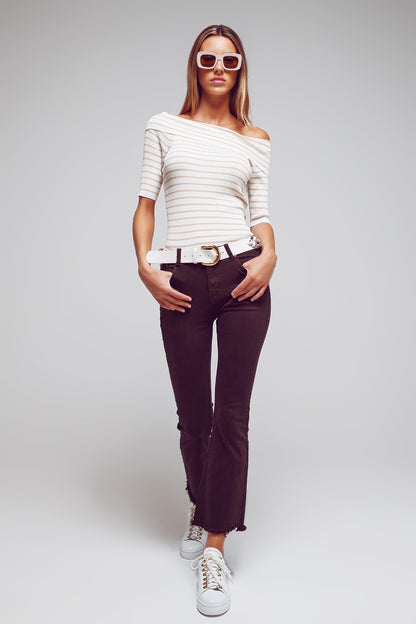 Camiseta de manga 3/4 a rayas con cuello barco en beige