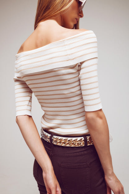 Camiseta de manga 3/4 a rayas con cuello barco en beige