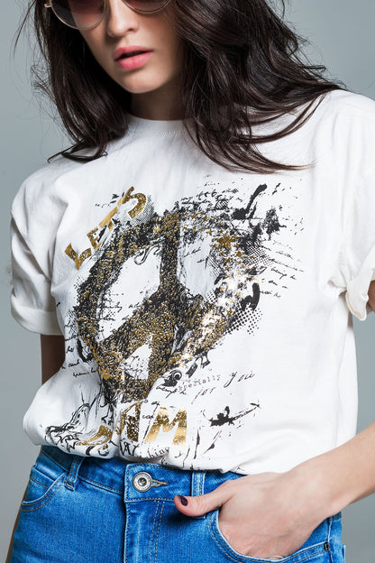 Camiseta de manga corta con diseño gráfico del signo de la paz en la parte delantera en color crema