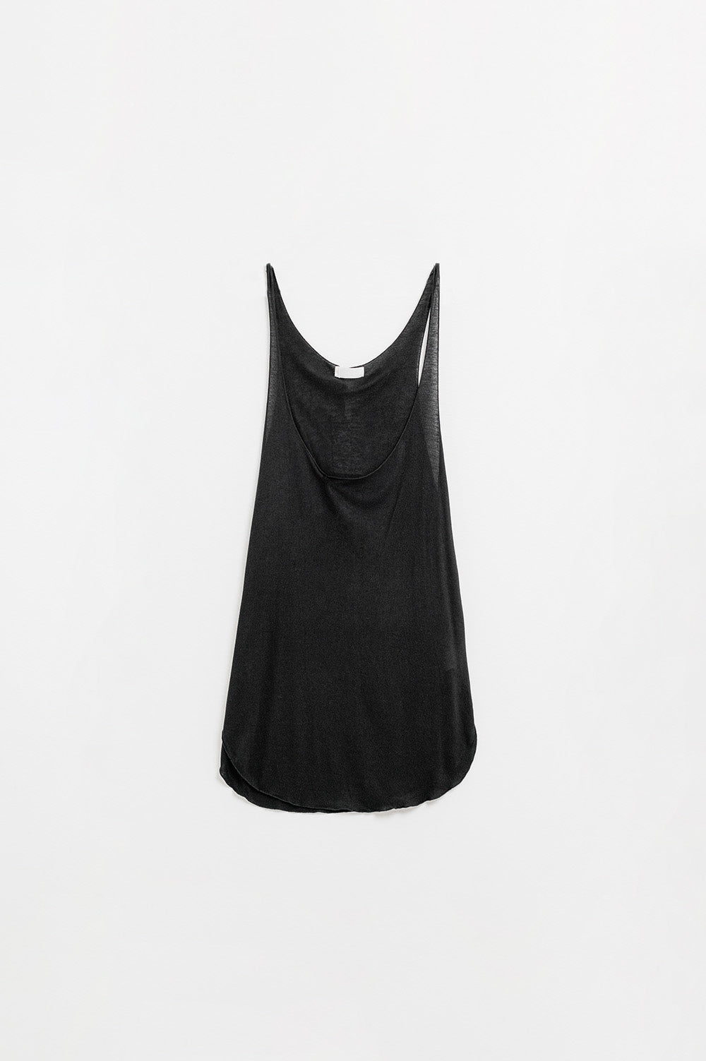 Q2 Camiseta de tirantes negra de cuello ancho
