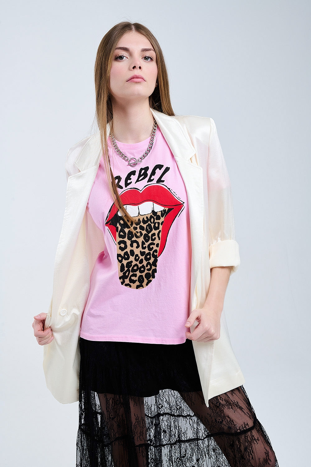 Camiseta gráfica Pink Rebel con estampado de leopardo en la lengüeta