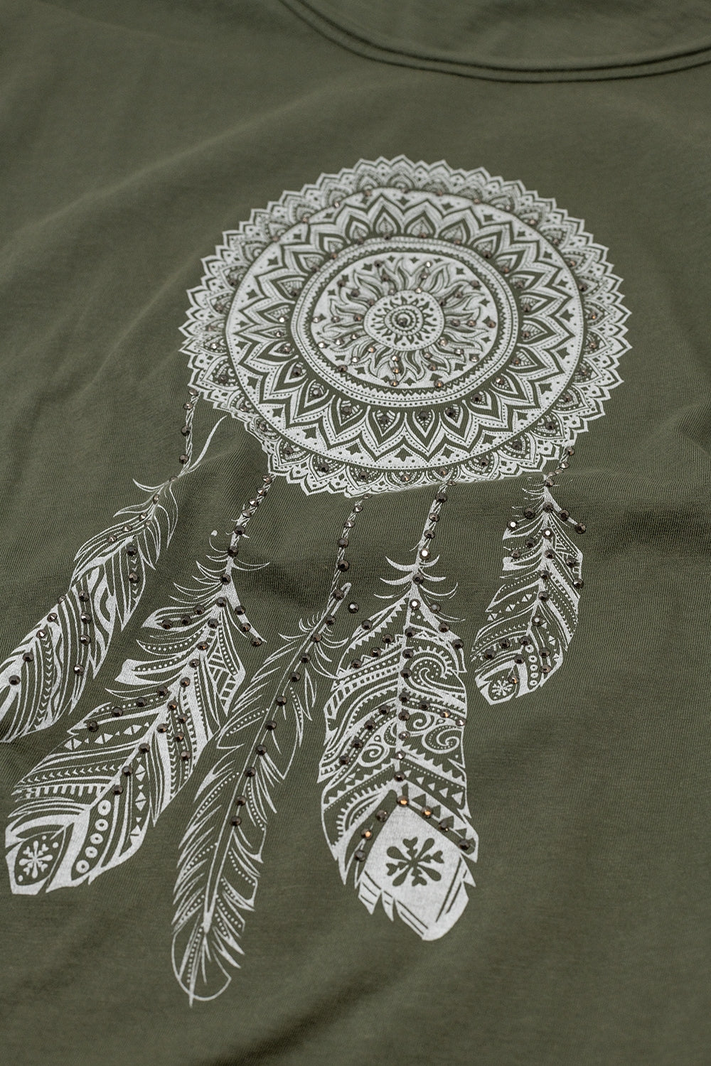 Camiseta relajada con estampado de plumas