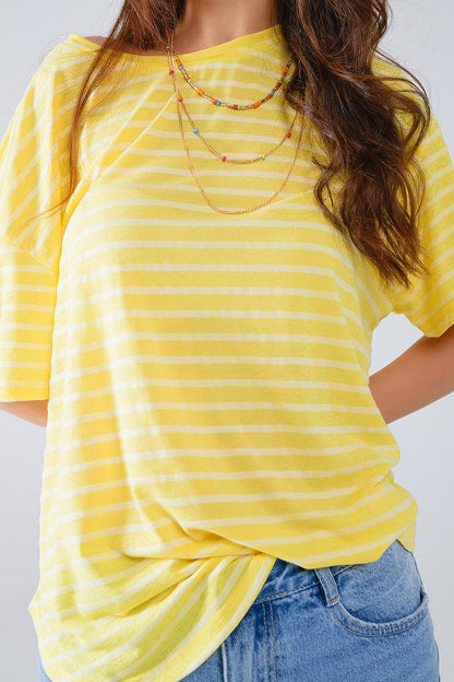 Camiseta relajada de rayas con cuello redondo en amarillo
