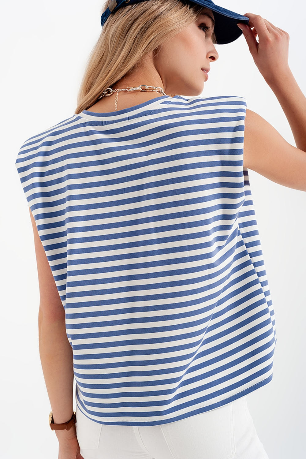 Camiseta sin mangas con hombreras y diseño de rayas en azul