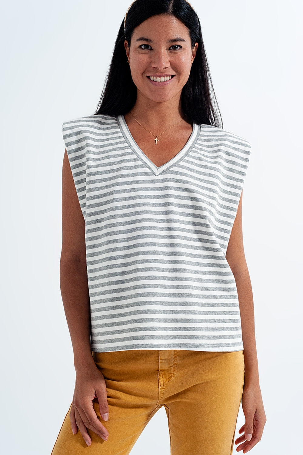 Camiseta sin mangas con hombreras y diseño de rayas en gris