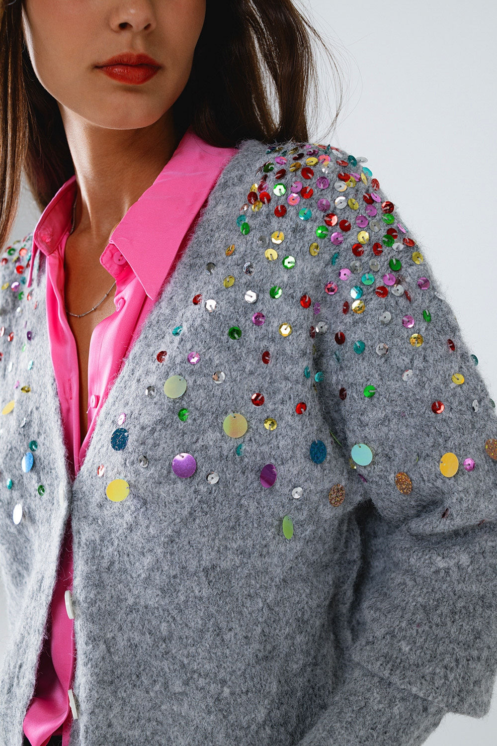 Cárdigan con cuello en V y lentejuelas bordadas multicolor en gris