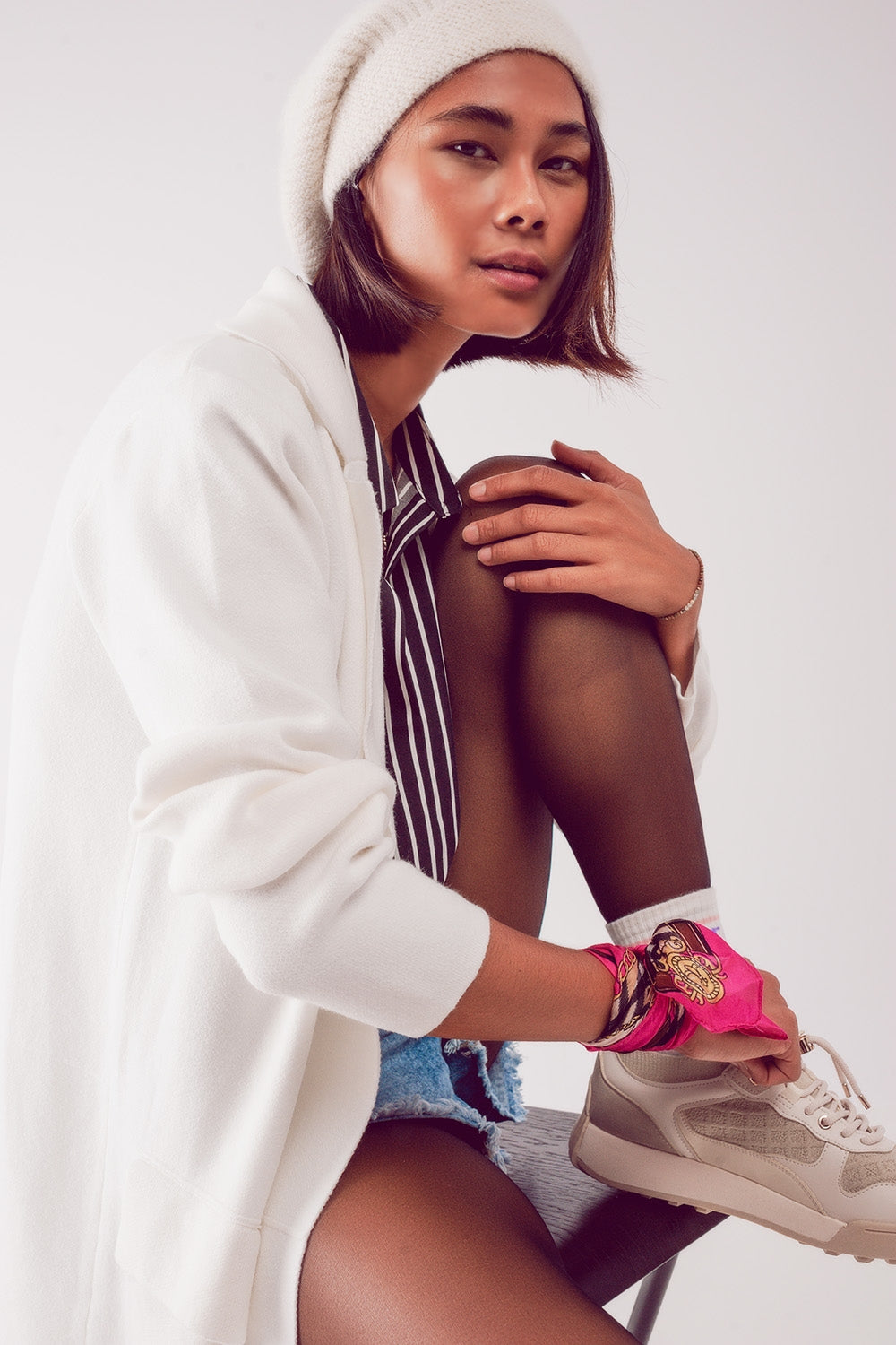 Cardigan extra grande en crudo con solapas