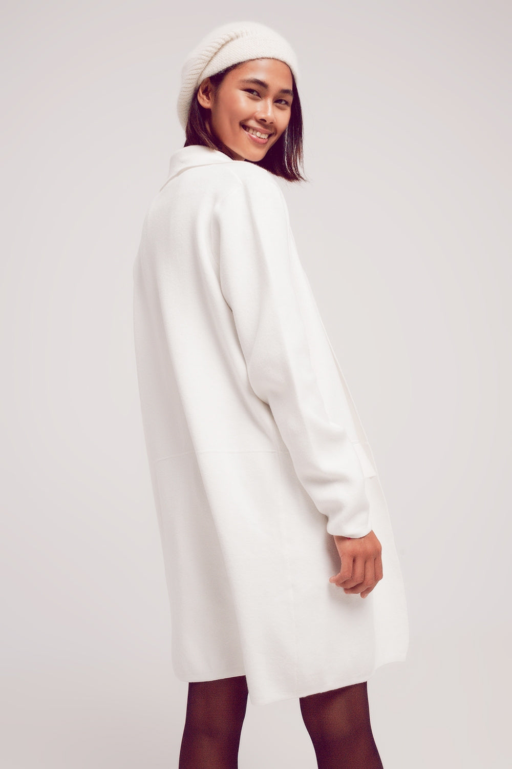 Cardigan extra grande en crudo con solapas