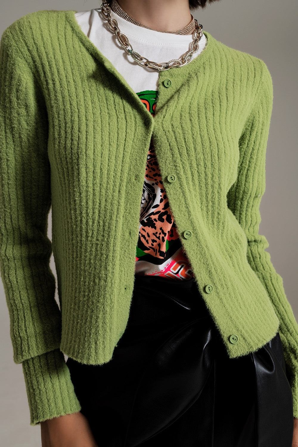 Cardigan verde súper suave y esponjoso
