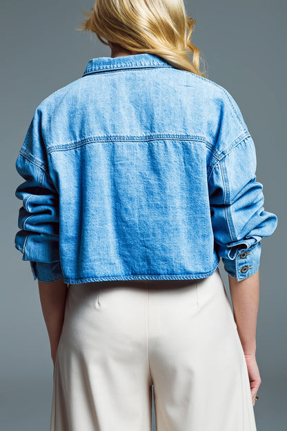 Cazadora vaquera básica cropped en azul claro Con bolsillo en el pecho