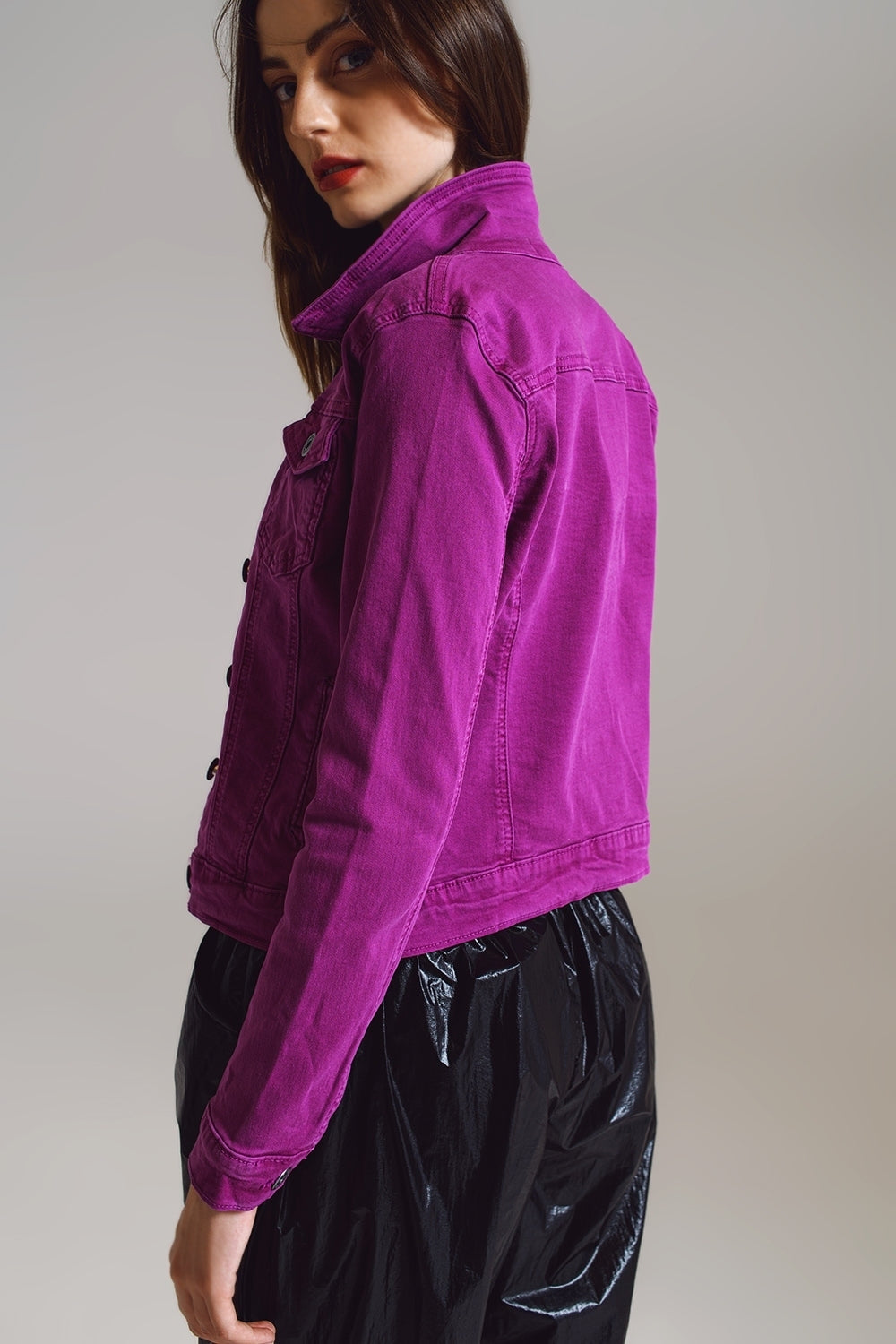 Cazadora vaquera slim en magenta