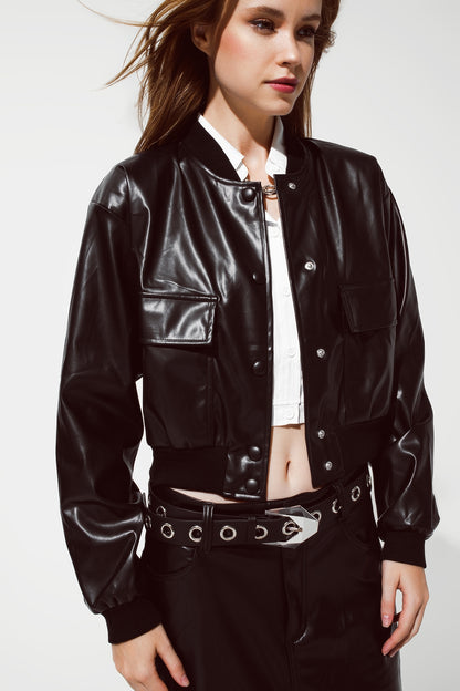 Chaqueta bomber metálica con bolsillos delanteros en negro