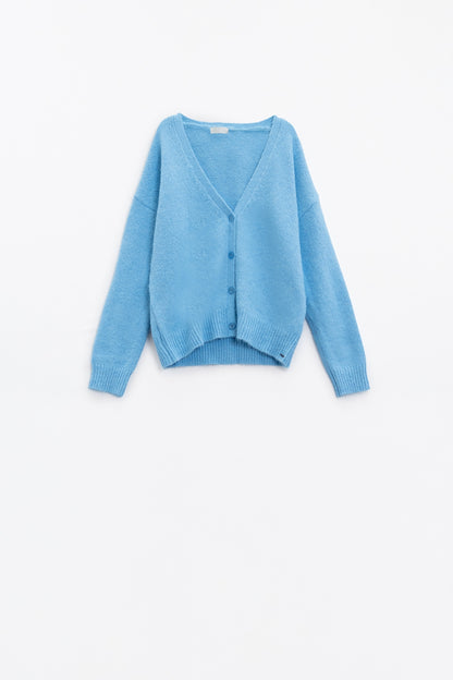 Chaqueta de punto azul con cuello de pico ancho y cierre de botones