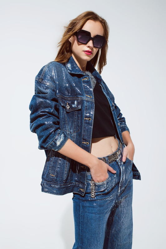 Q2 chaqueta denim extragrande con acabado metálico plateado