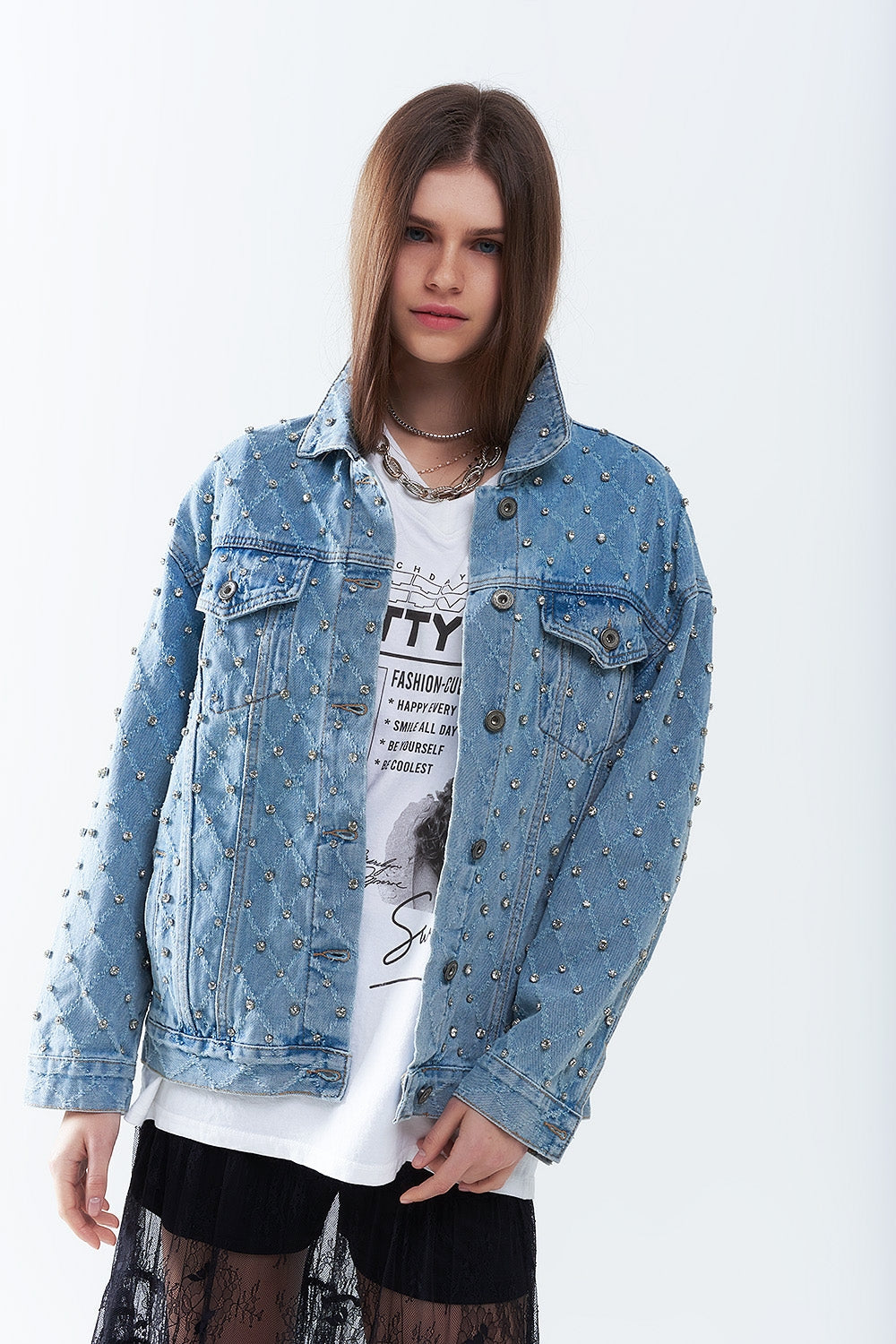 Chaqueta vaquera ancha con pedrería en estampado de rombos
