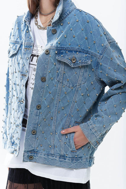 Chaqueta vaquera ancha con pedrería en estampado de rombos