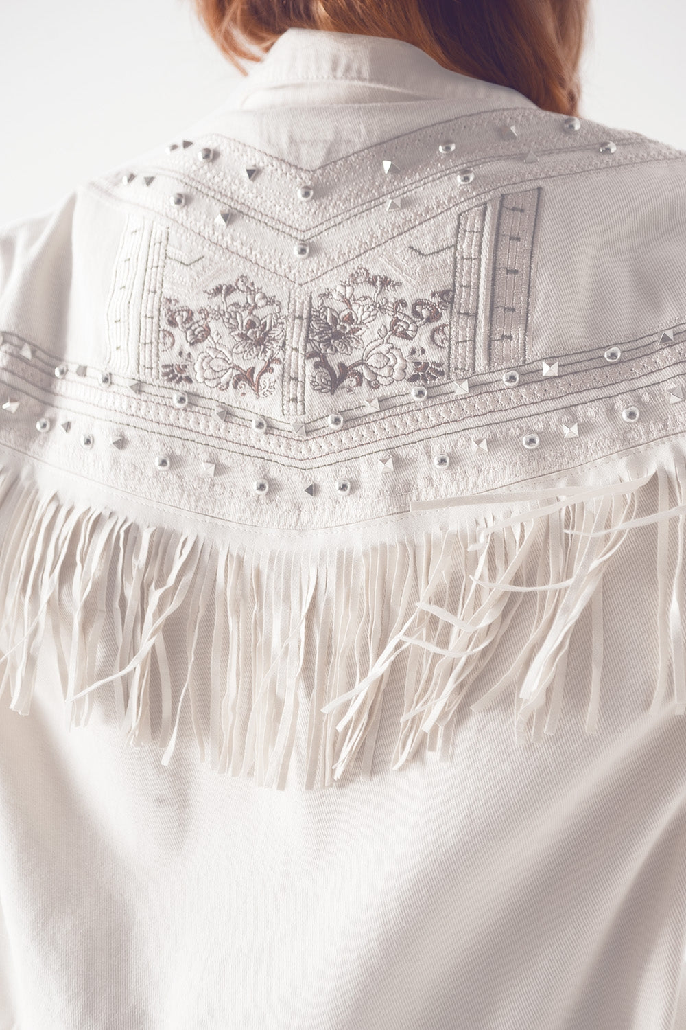 Chaqueta vaquera blanca con flecos