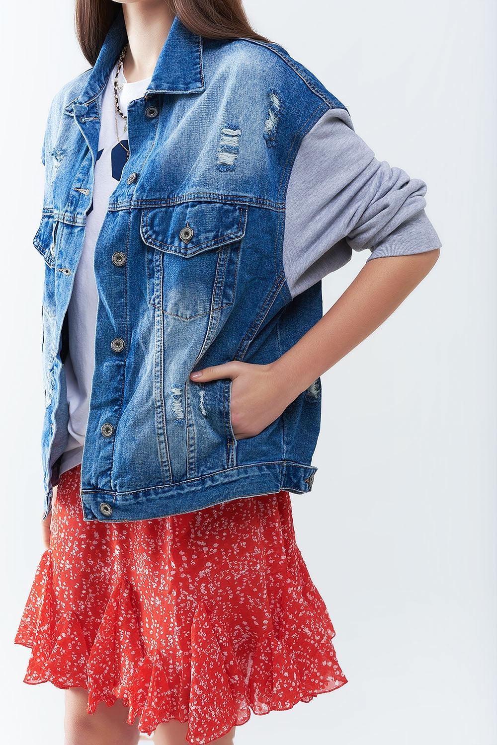 Chaqueta vaquera con mangas de tejido deportivo