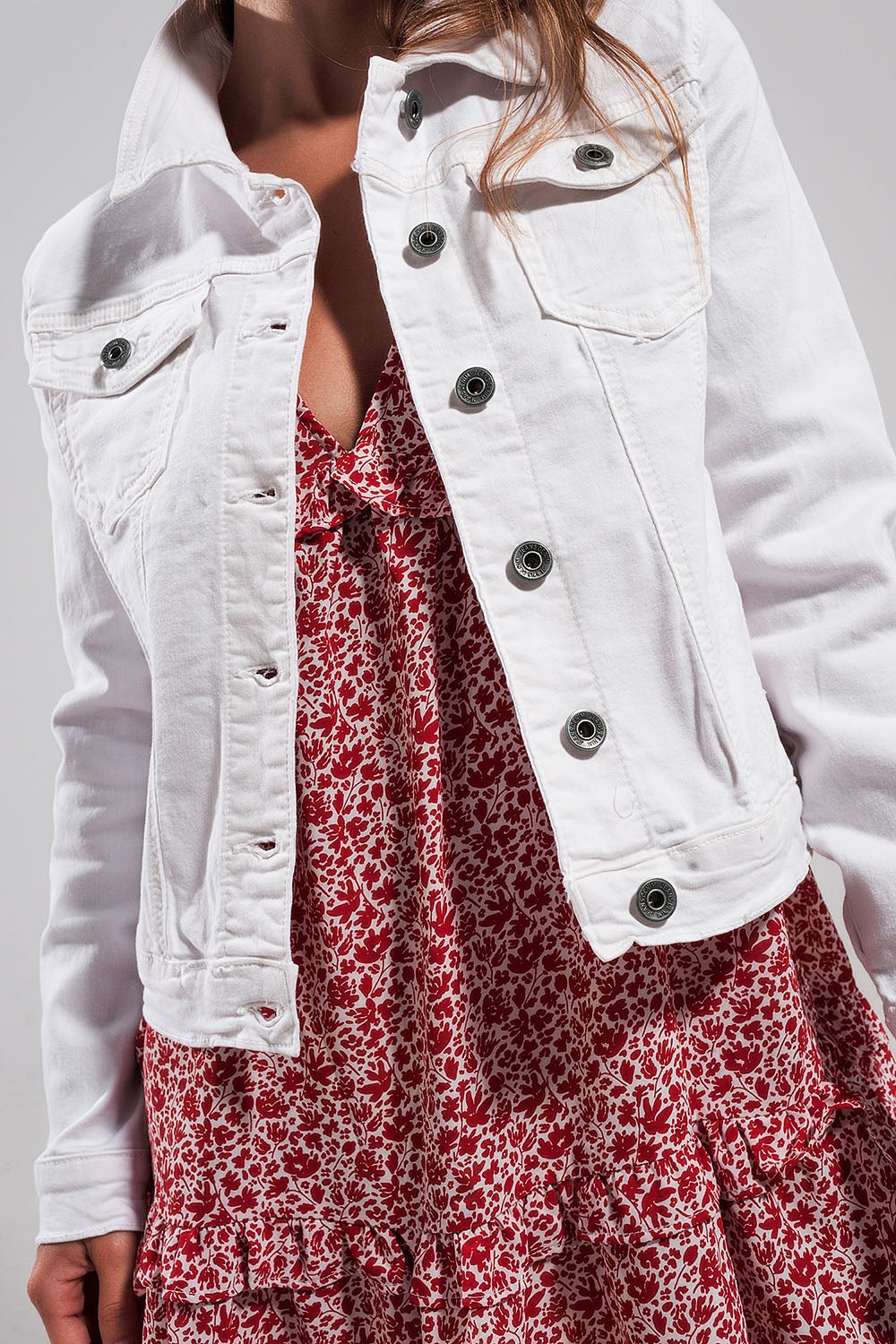 Chaqueta vaquera de corte slim en color blanco