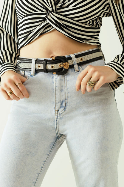 Cinco bolsillos mom jeans efecto lavado con dobladillo doblado