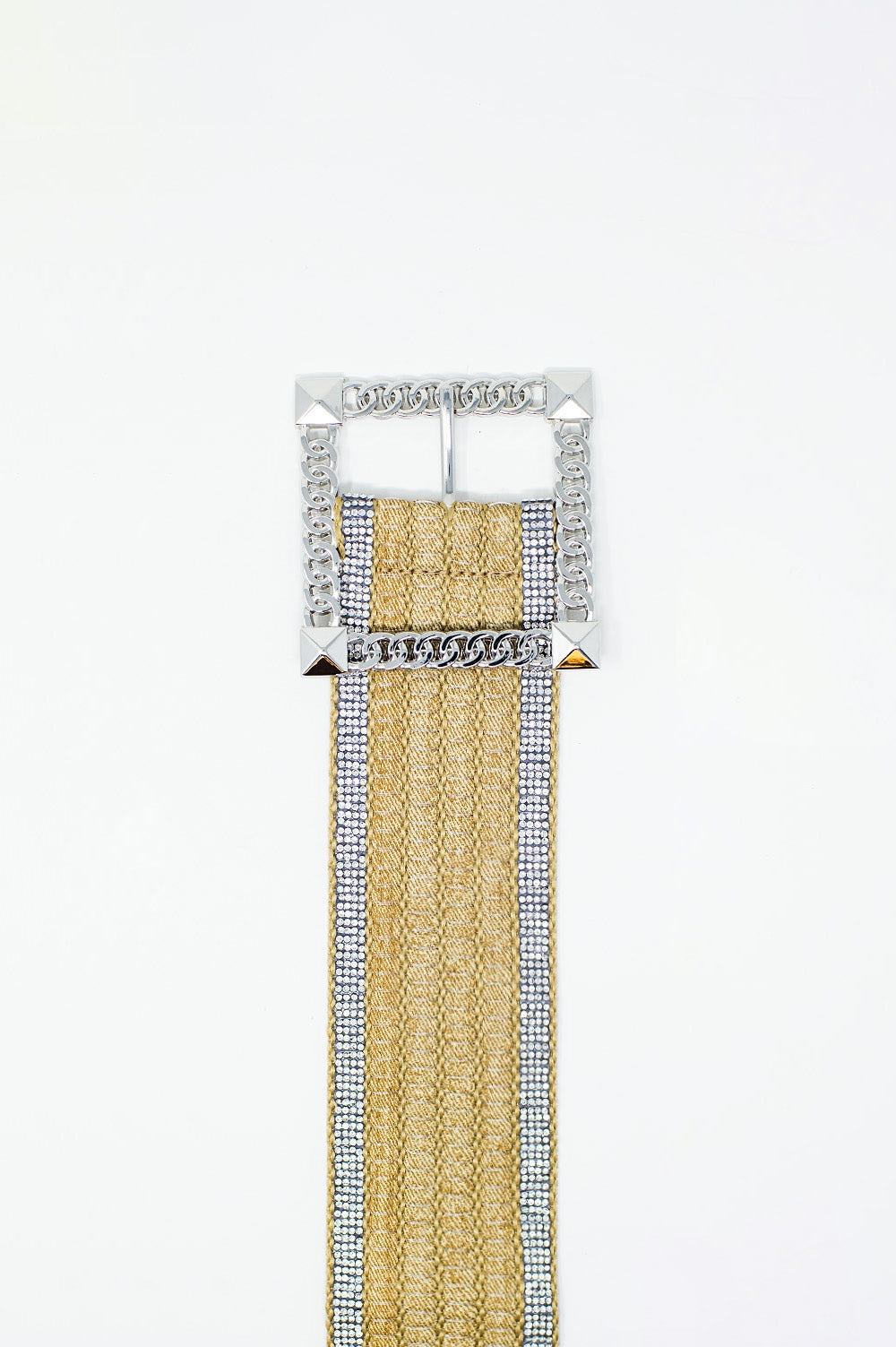 Cinturón ancho de tejido beige con strass en los bordes y gran hebilla cuadrada plateada