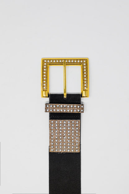 Cinturón negro ancho con diseño de strass tachonado y hebilla cuadrada.