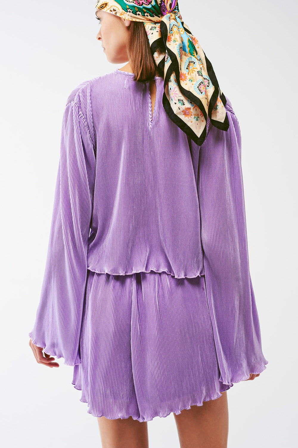 Crop Top plisado con cuello redondo en lila