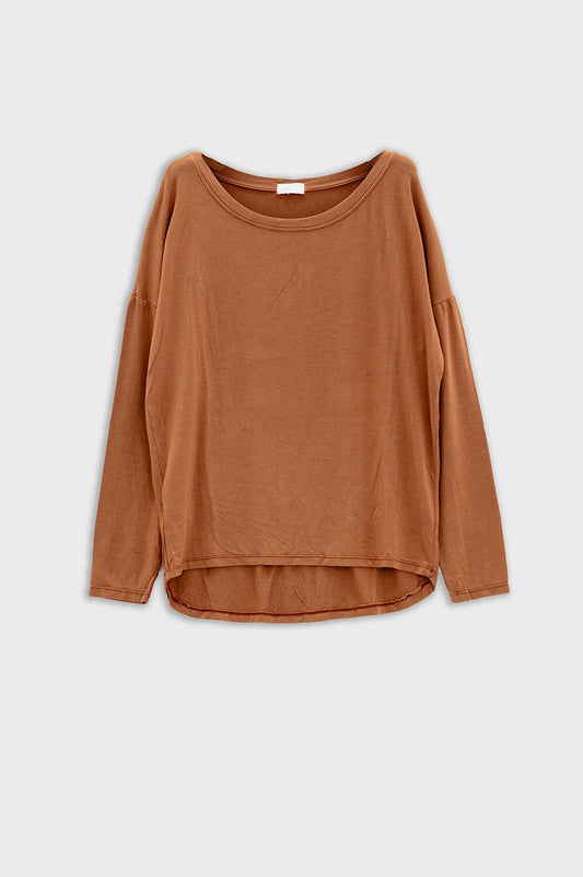 Q2 Cuello barco Camiseta de manga larga de modal en color camel