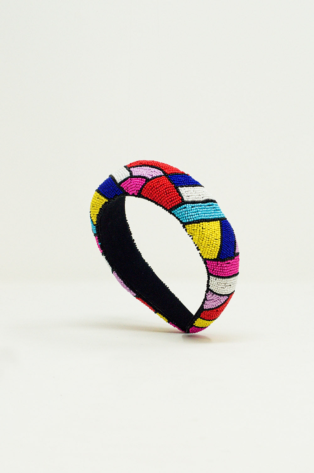 Diadema de cuentas coloridas