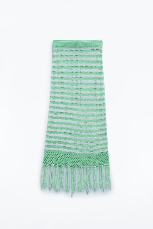 Q2 Falda blanca midi de crochet con rayas verdes y dobladillo de flecos
