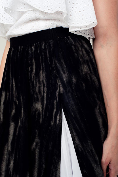 Falda estampada en negro y gris de corte asimétrico