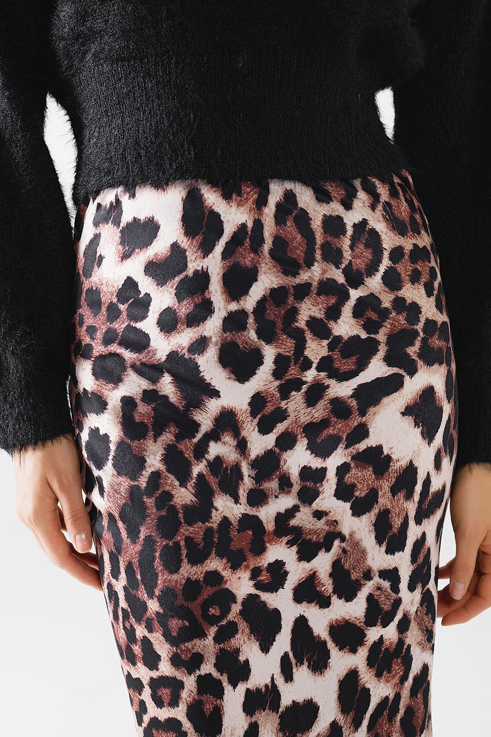 Falda midi acampanada con estampado de leopardo