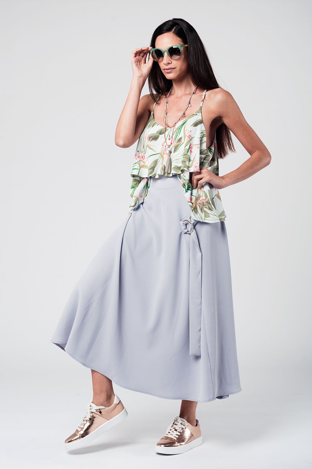 Q2 Falda midi gris con cinturón