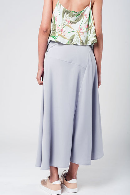 Falda midi gris con cinturón
